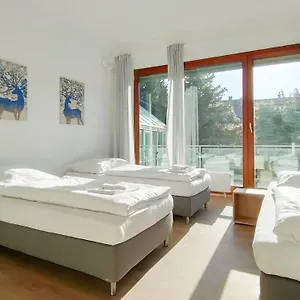 Appartement Raj Living - With 2 , 3 And 6 - 15 Min To Messe Dus And Old Town Dus, Düsseldorf
