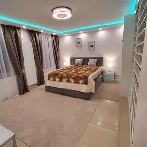 Apartment 3 - Keine Party ! 6 Personen, Düsseldorf