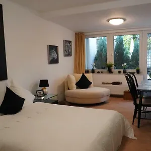 Apartment 900m To Exhibition, Düsseldorf