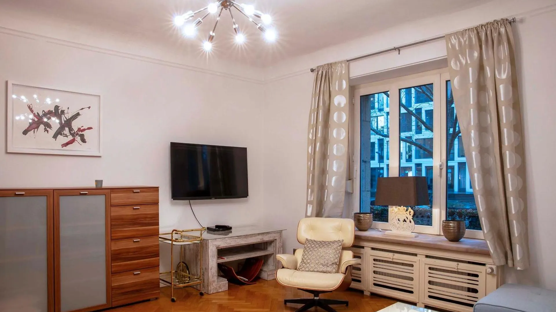 Top-Designerwohnung In Messenaehe Dusseldorf Apartment